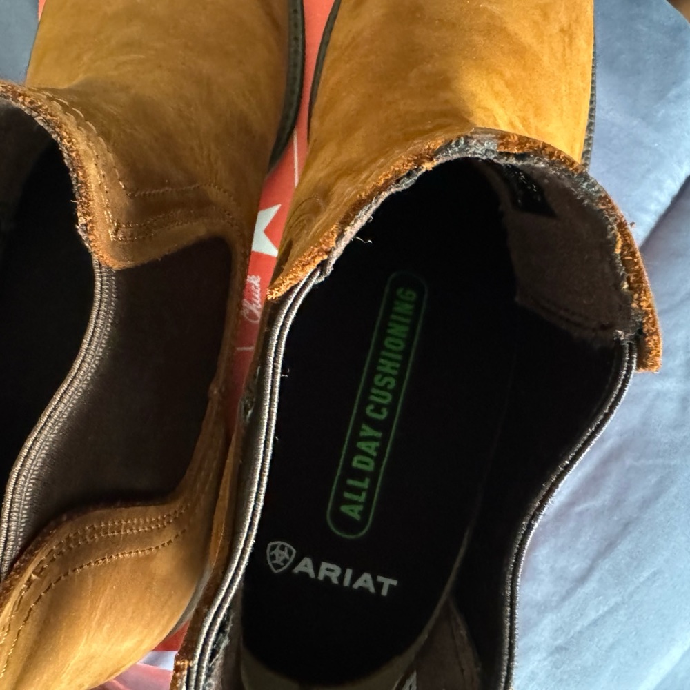 Ariat Working Suede Chelsea Boots Size 10 Shoes Only